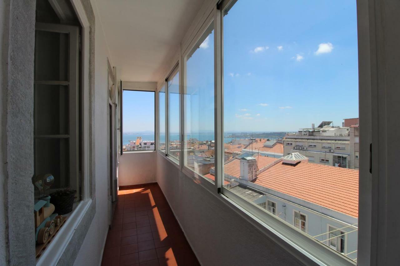 Appartamento Estrela Penthouse - Amazing Views Lisbona Esterno foto